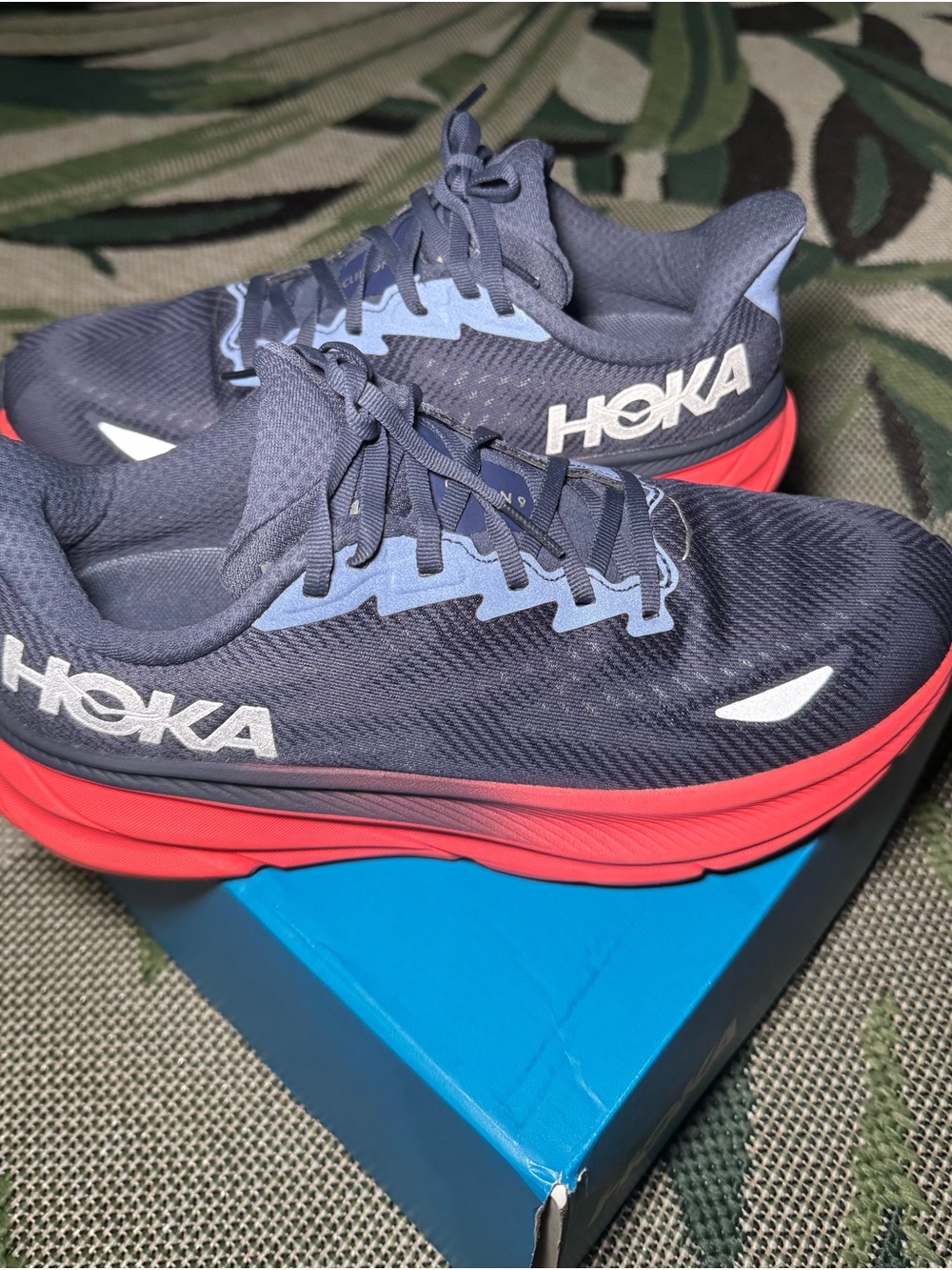 Hoka Clifton 9 GTX Navy & Coral/Red Wms Running Shoes Sz-9.5B in Box